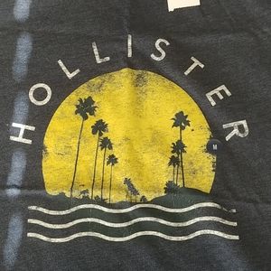 Hollister Graphic Tee